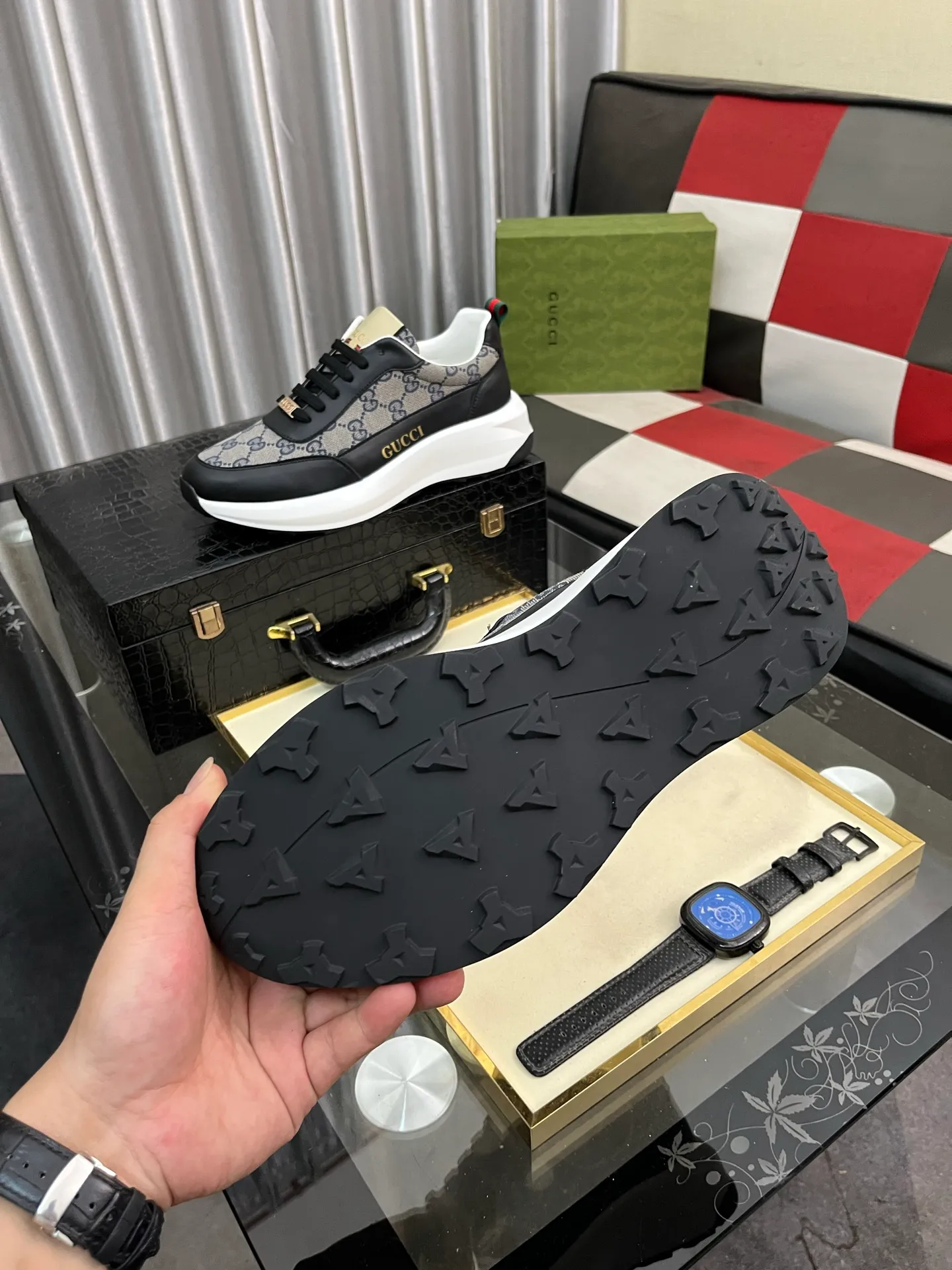 Men's Men's Shoes💰440⌚️⌚️【GUCCI】Gucci men's latest white shoe series casual shoes! The official website is built 1:1. Upper: Made of imported cowhide, with electric embroidery ➕Inner lining: Made of high-quality first-layer pigskin, soft and comfortable. Picky material selection and exquisite workmanship give you the best enjoyment. Size: 38-444️⃣Colors available